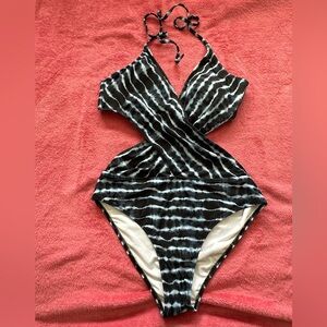 One piece bathing suit